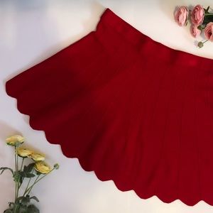 Candie’s Red Scalloped skirt (XL)